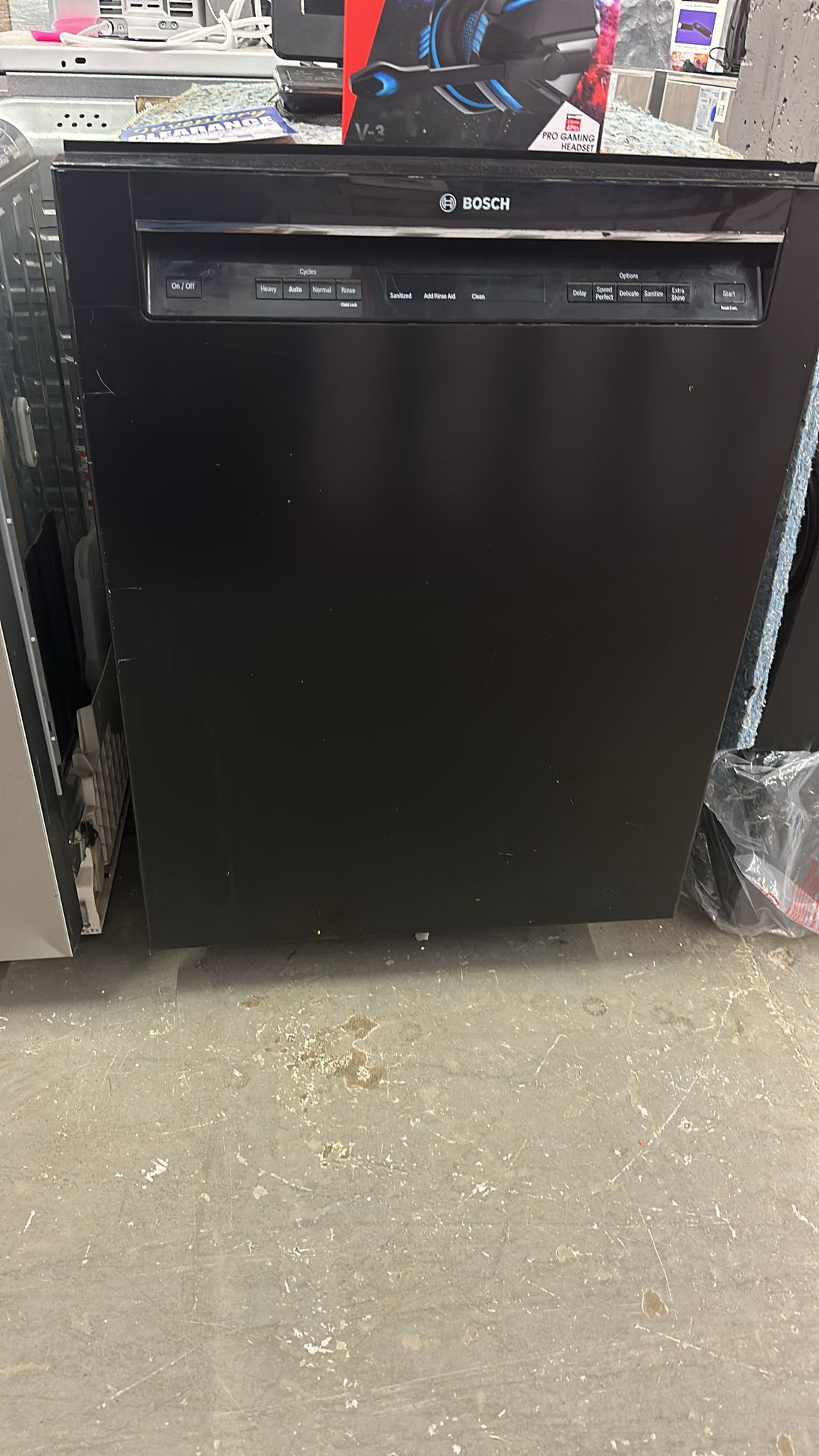 Bosch 300 Series Smart Front-Control Dishwasher with PureDry® (SHE53TL6U/02)