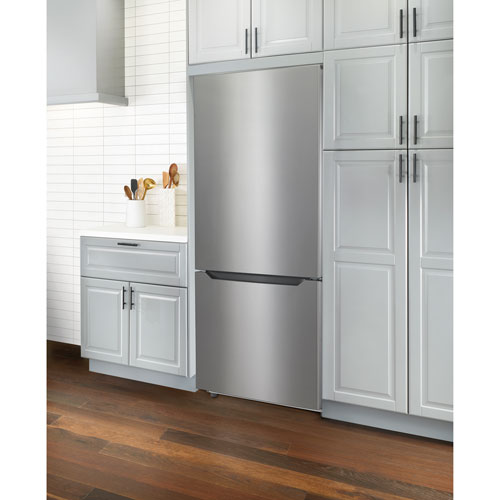 30" Insignia  18.6 Cu. Ft. Bottom Freezer Refrigerator (NS-RBM18SS0-C)