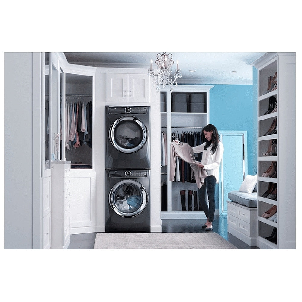 Front Load Perfect Steam™ Washer with LuxCare® Wash and SmartBoost® (EFLS627UTT2)