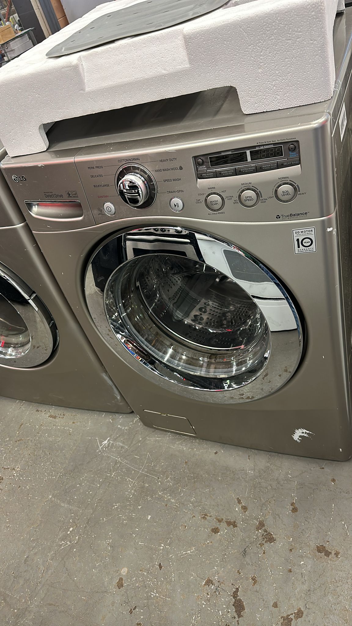 4.3 cu.ft. Extra Large Capacity Front Load Washer with ColdWash™ Technology (WM2350HSC)