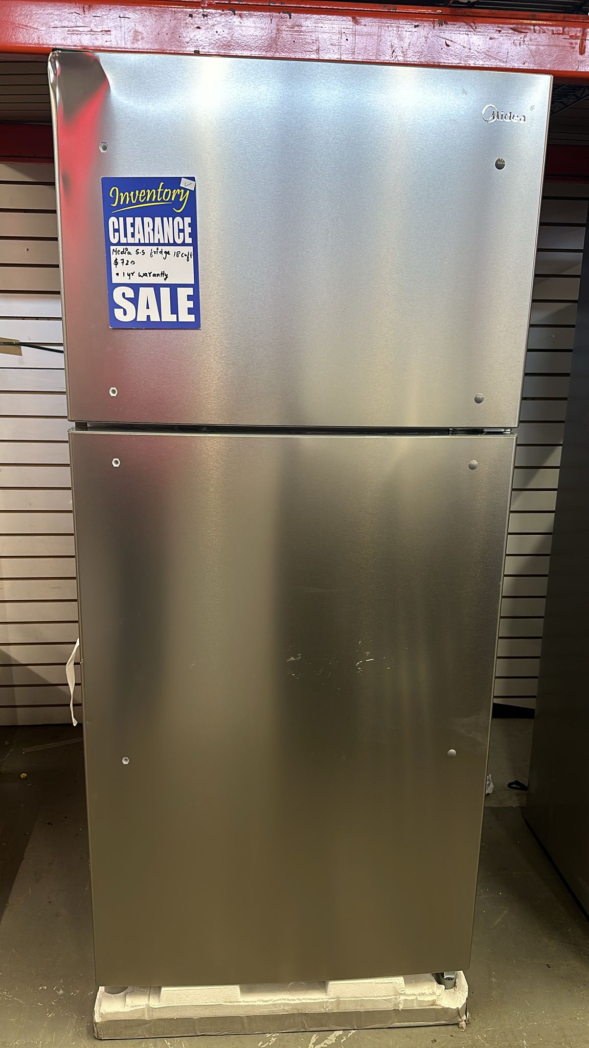 30" Midea Freestanding Top Freezer Refrigerator with No Frost (MRT18B2ASL)